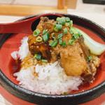 豚角煮丼(ラーメン専科 竹末食堂)