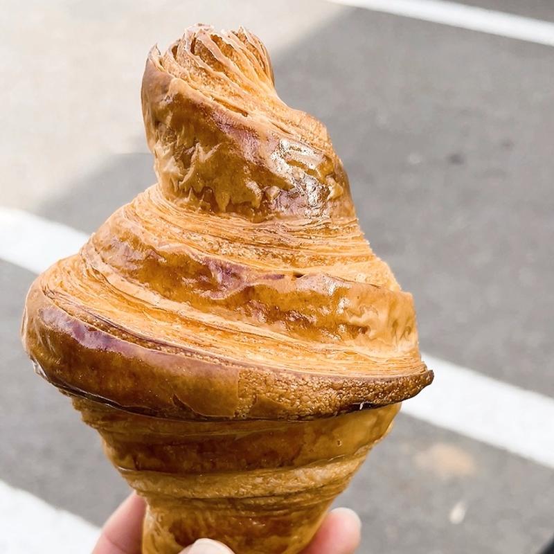 クロワッサン(ブーランジェリー ジン)