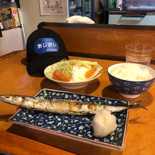 焼き魚定食(サンマ)