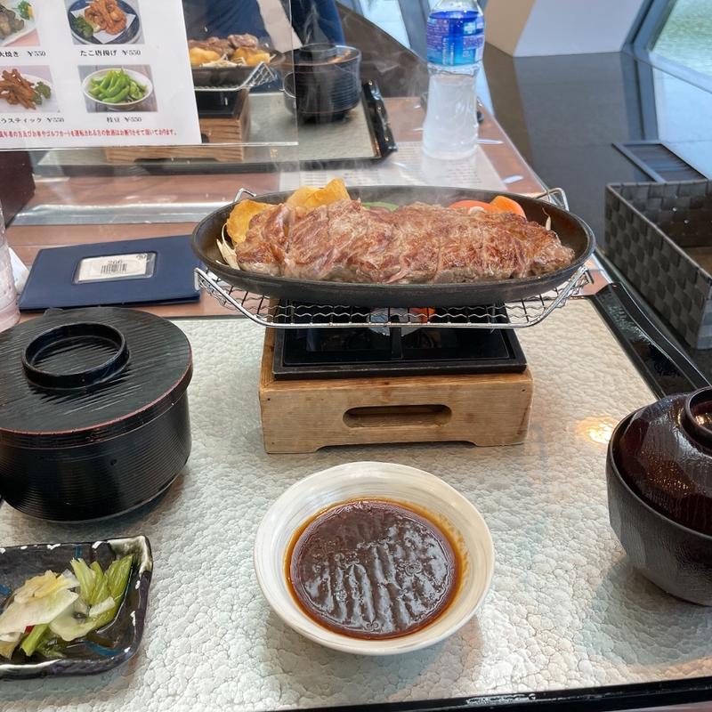 鉄板牛ロースステーキ(ロータリーゴルフ倶楽部)