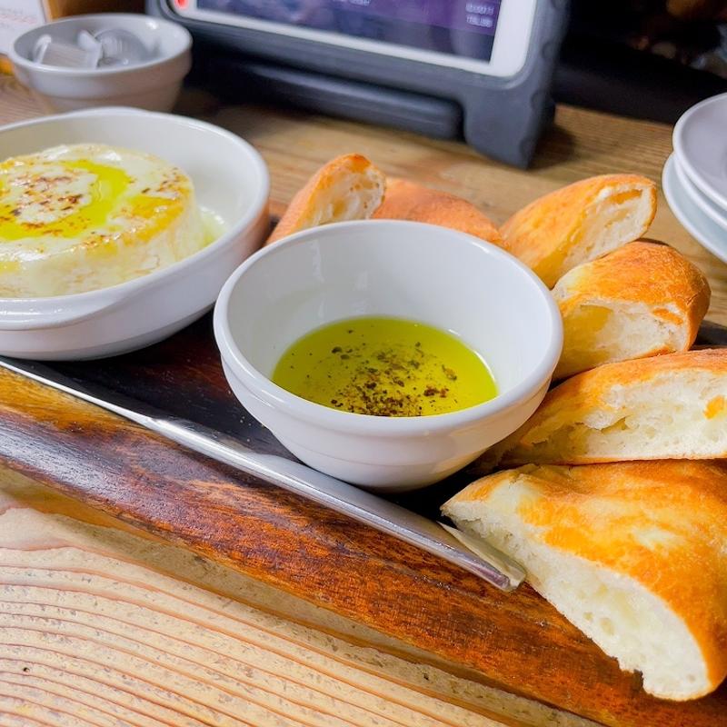 カマンベールチーズトフォッカッチャ(and people udagawa)