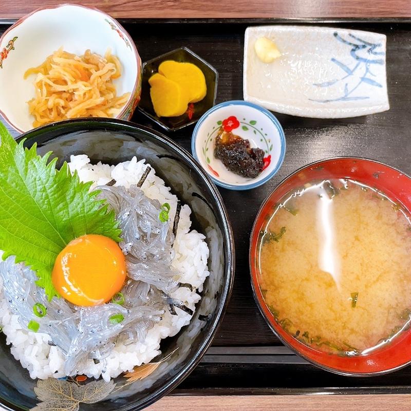 生しらす丼(あずまや)