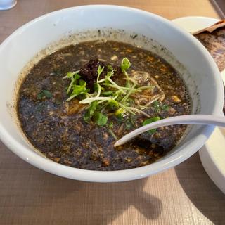 黒胡麻坦々麺(旬菜中華屋 龍房 )