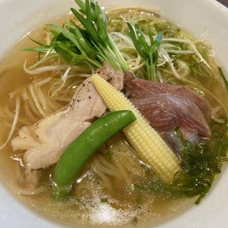 (だしが命の塩らーめん ぎょぎょぎょ なんばパークス店)
