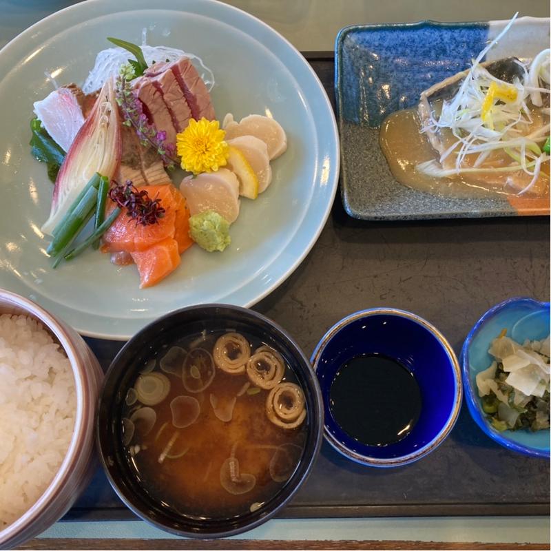 刺身とサバの味噌煮定食(泉パークタウンゴルフ倶楽部 レストラン )