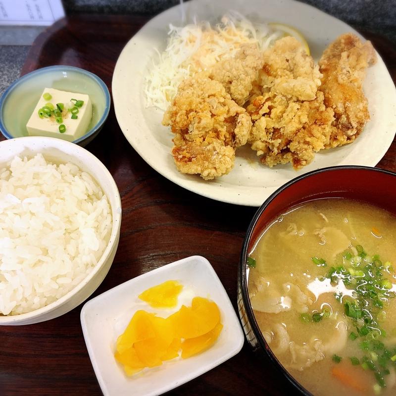 唐揚げ定食（豚汁に変更＋140円）(一膳や)