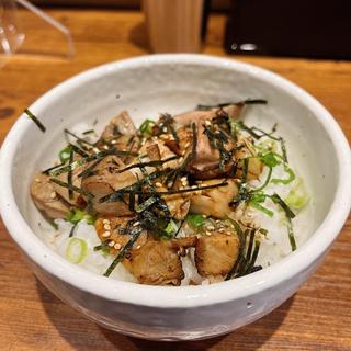 炙り肉丼(麺処 天川)