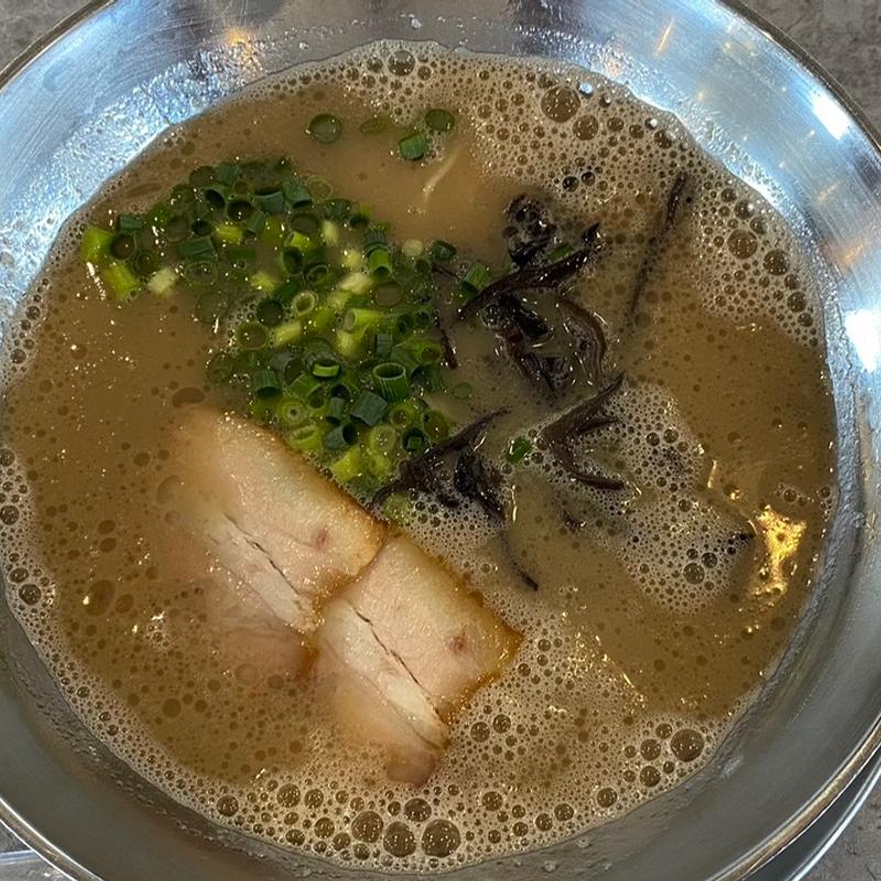 らーめん(HAKATA TONKOTSU 一骨入魂)