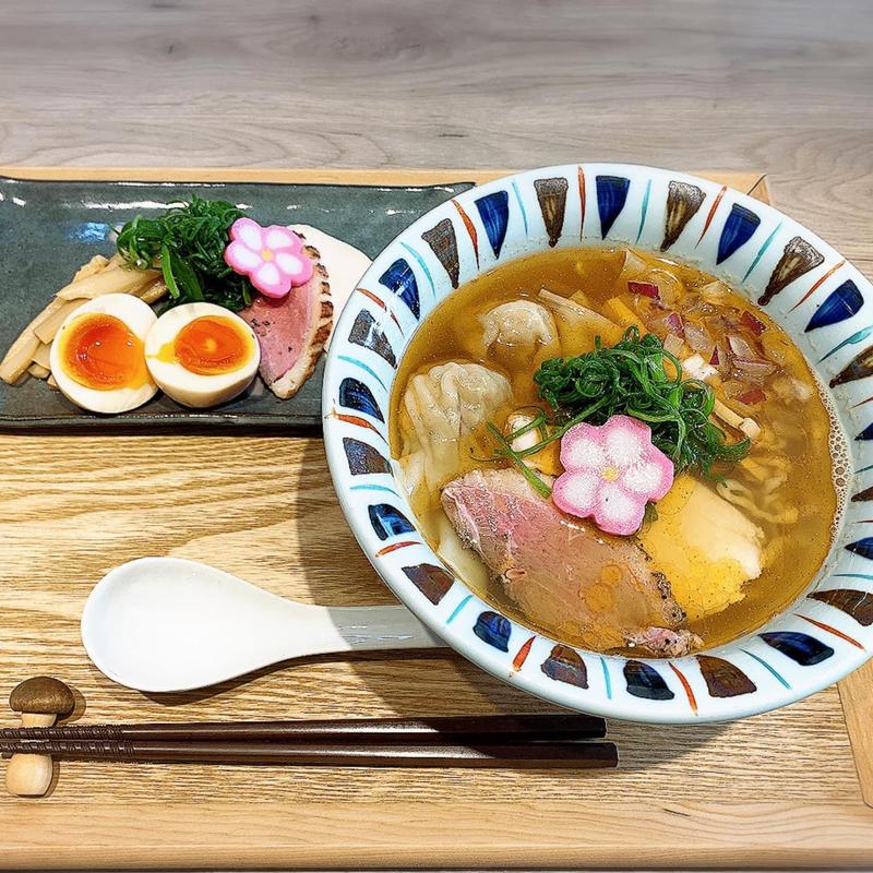 淡麗わんたんえびそば 汐(えびそば 緋彩)