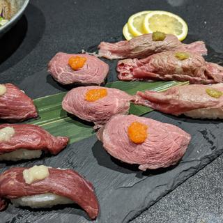 3種の味比べ肉寿司(古民家風個室と九州料理 うまか 大門浜松町店)