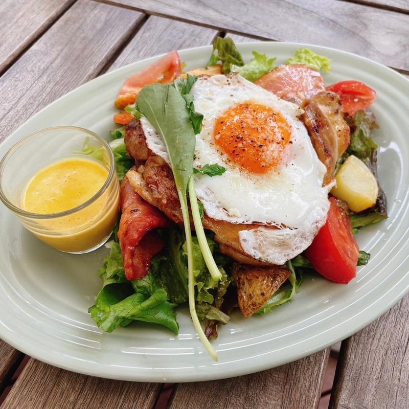 グリルチキンサラダ(ロンハーマン カフェ 福岡)