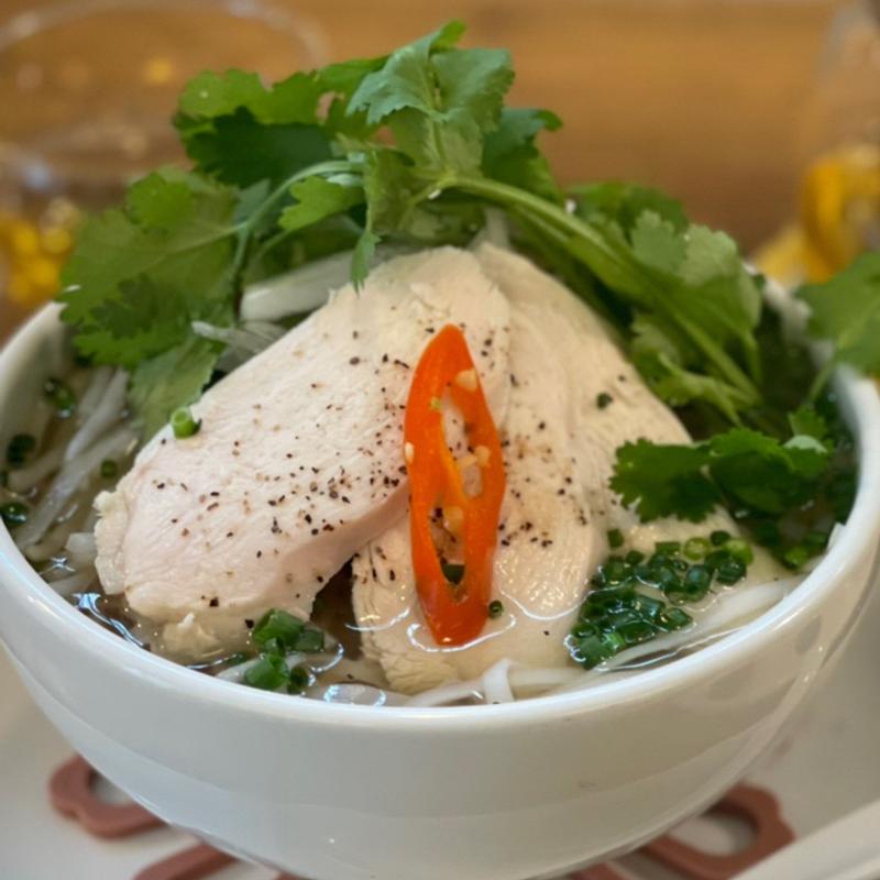 鶏肉のフォー(オリエンタルカフェ睡蓮)