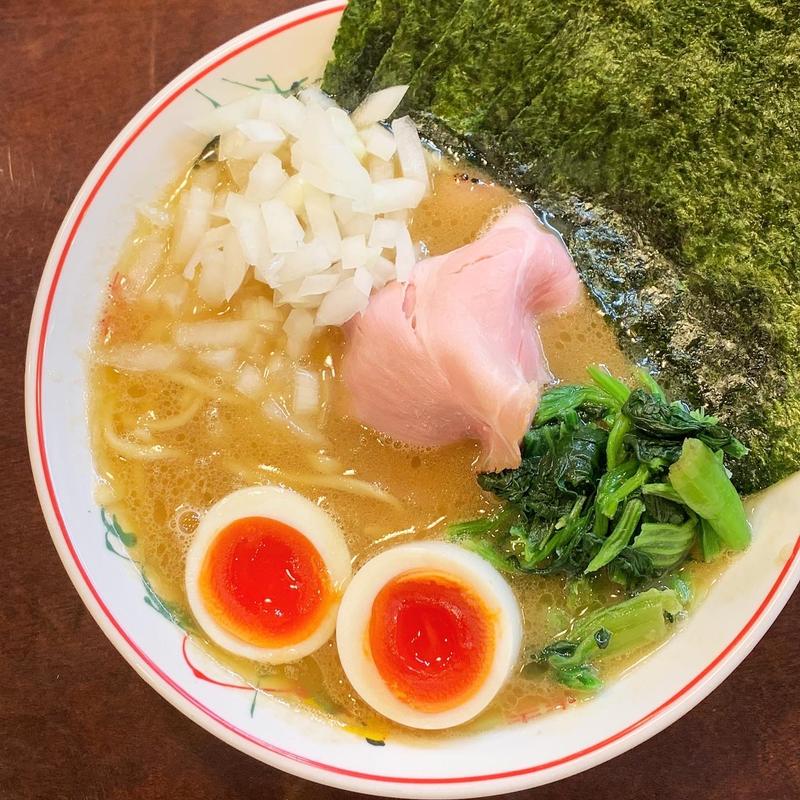 豚骨醤油らーめん+味玉+ほうれん草+玉ねぎ(こいけのいえけい)