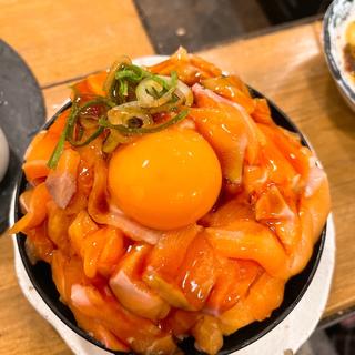 サーモン丼(姫路 〇上水産（マルジョウスイサン）)