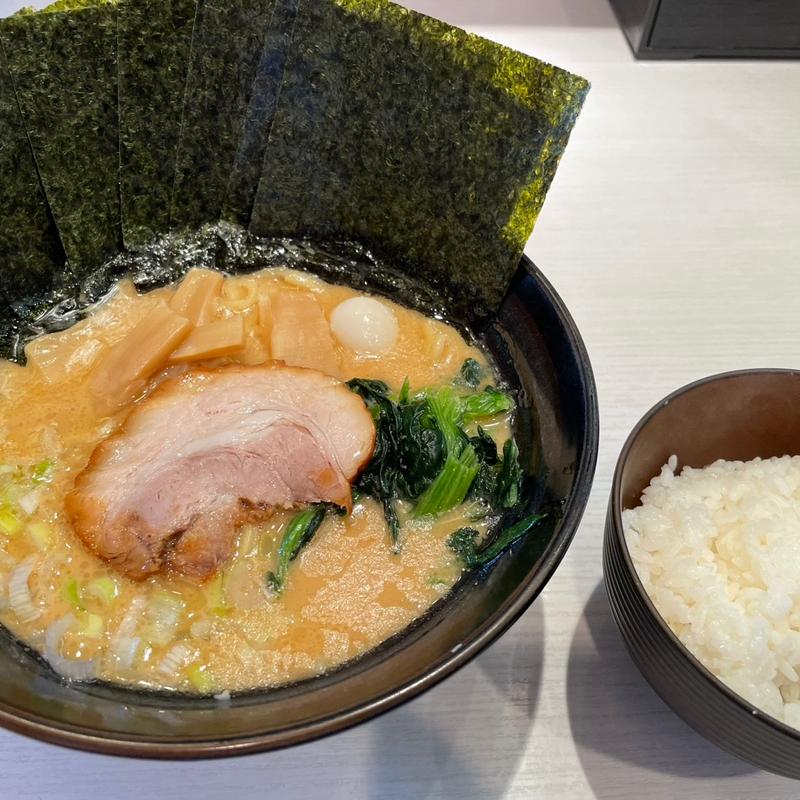 醤油ラーメン(ゴル家 伊勢佐木モール店)