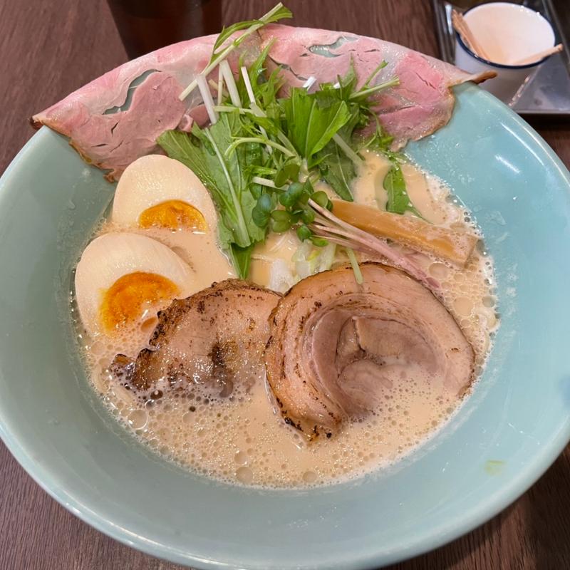 デラックスラーメン（とんこつ醤油）(俺の名はJ)