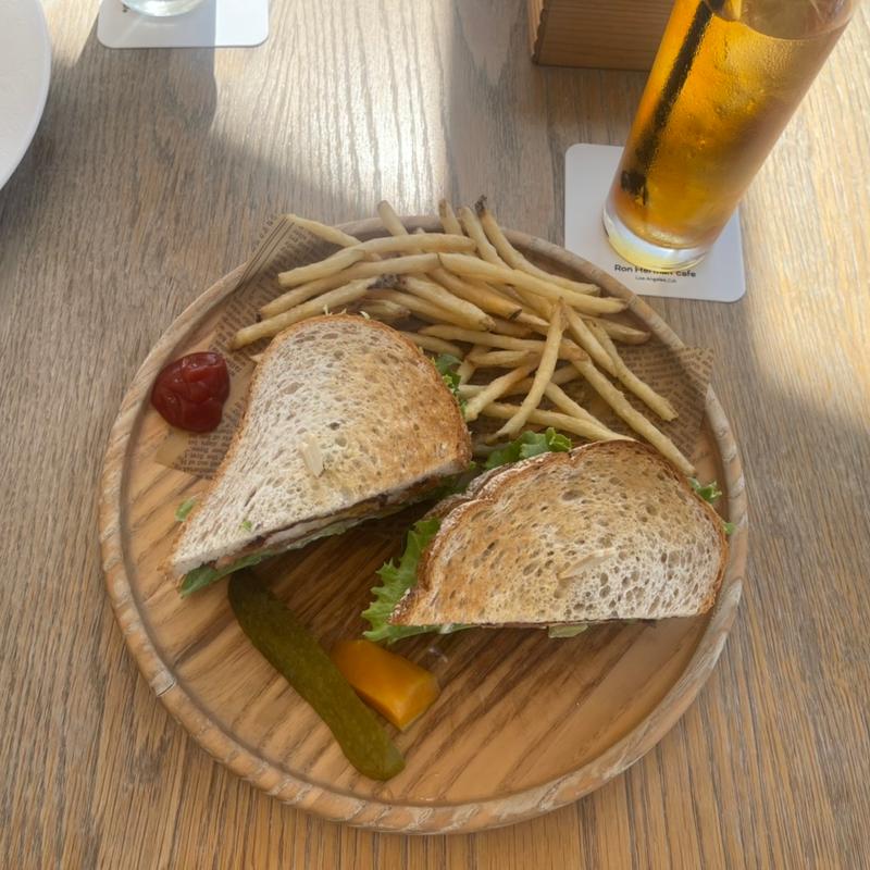 カリフォルニアサンドウィッチ(ロンハーマン　逗子マリーナ （Ron Herman ZUSHI MARINA）)