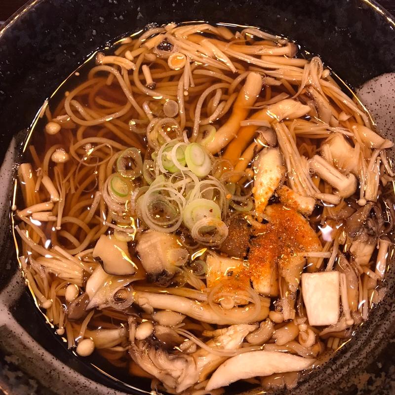 きのこ蕎麦(満天ノ 秀そば 四ツ谷店)