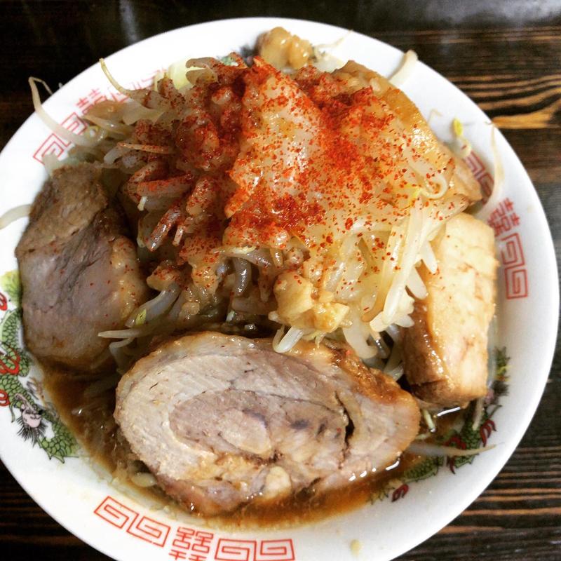 子豚ちゃん肉マシヤサイマシ(周旋人)