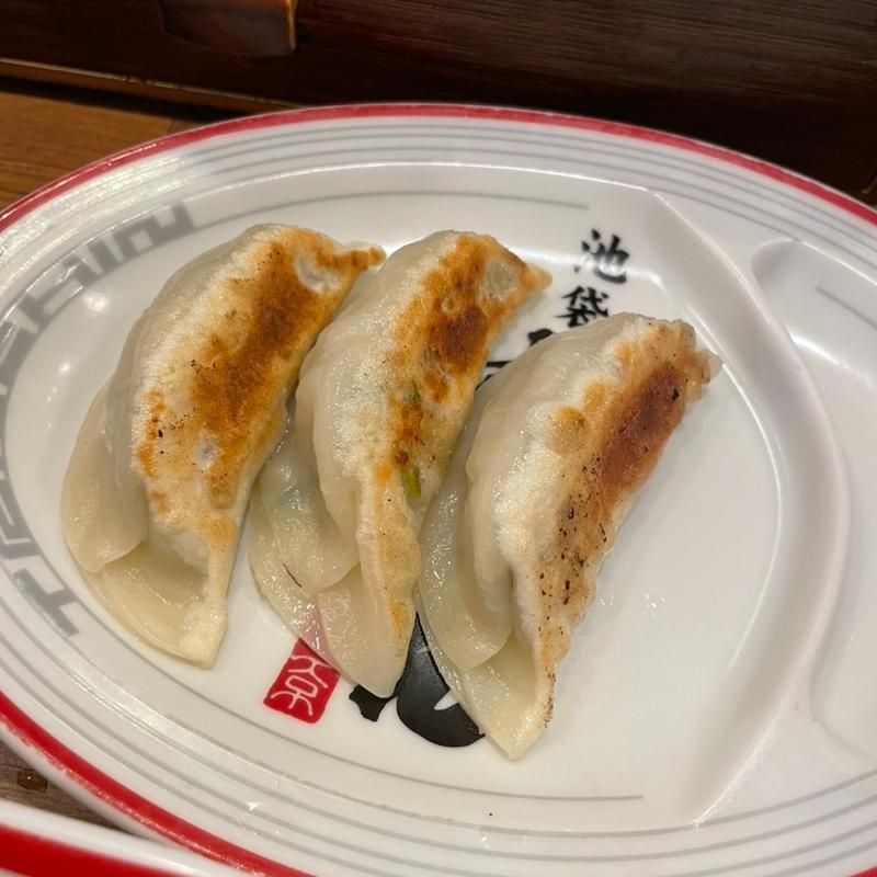 餃子(東京豚骨ラーメン 屯ちん 池袋西口店)