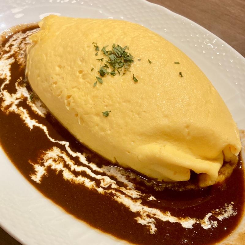 チーズインオムライスデミグラスソース(サロン卵と私 近鉄上本町店)
