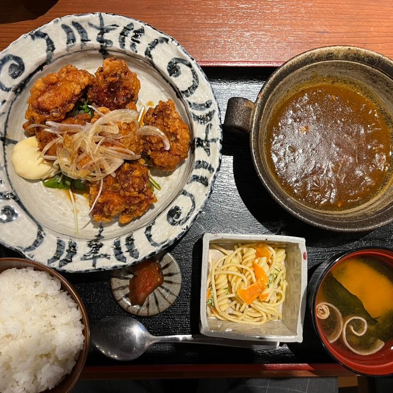 鶏もも唐揚げ定食(バラ焼き専門店炭火焼鳥わだち)
