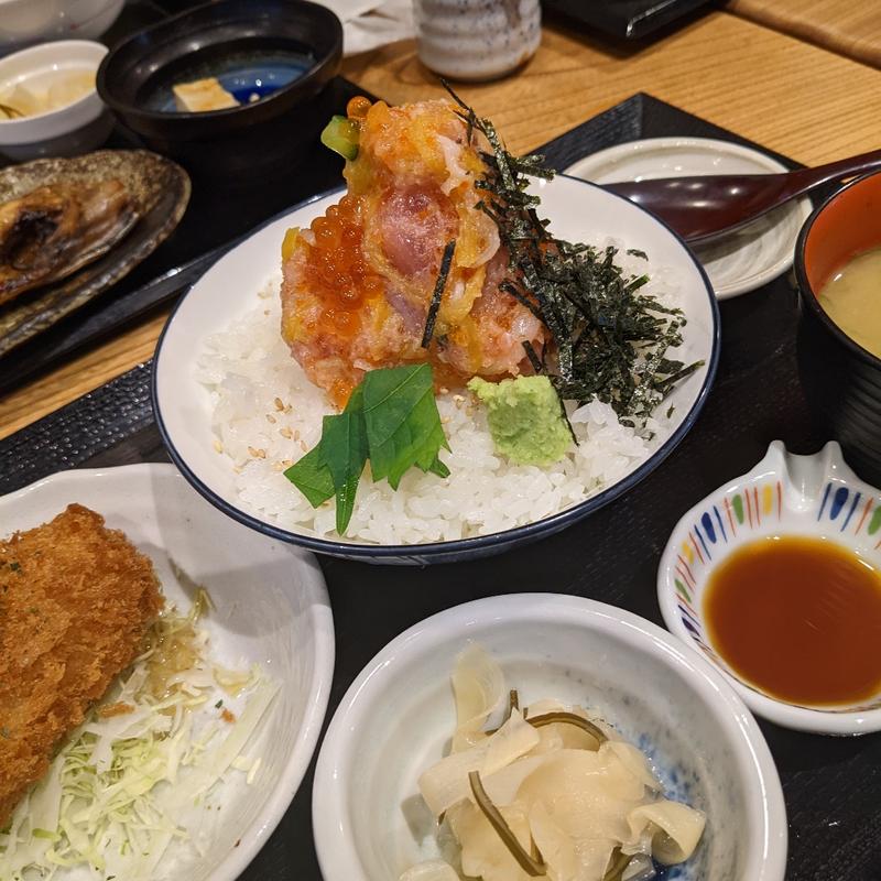 極上海鮮どんぶり(都民酒場魚金 神保町店)