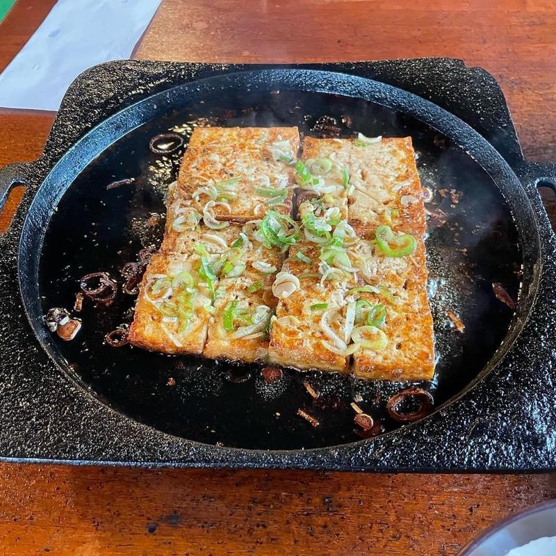 鉄板焼き とうふ定食(国八食堂)