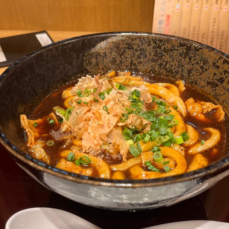 黒カレーうどん(伊勢製麺 六本木グランドタワー店)