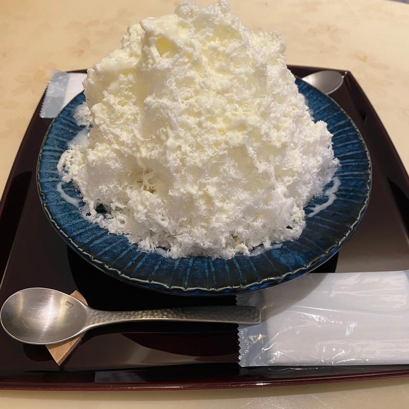 なめらか練乳のかき氷(ちもと )