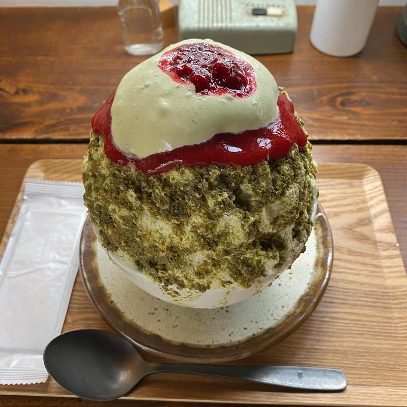 ピスタチオと色々ベリーとナッツクリーム(かき氷 フウリン堂)