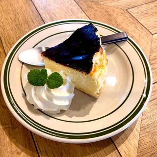 バスクチーズケーキ(カフェチャレンジャー88 生駒テラス店)