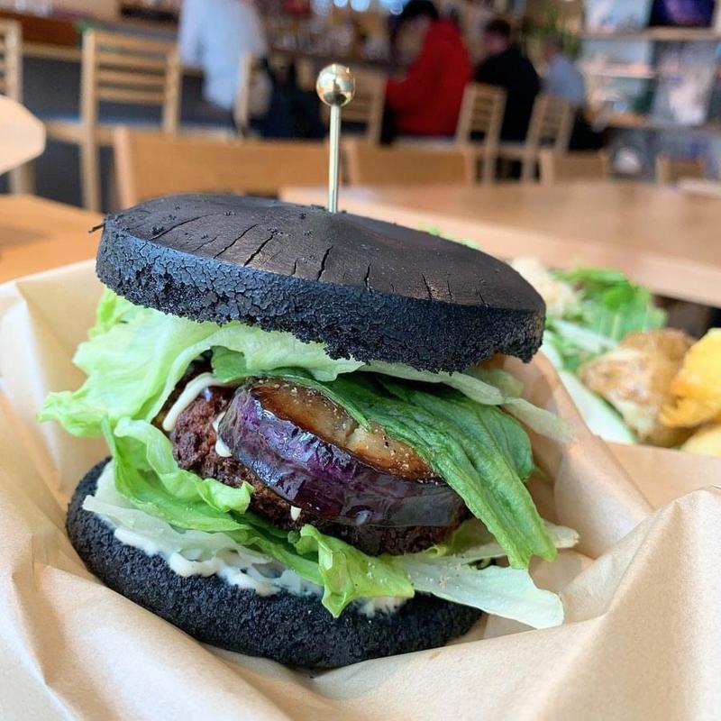 グルテンフリーヴィーガン照り焼きバーガー(ウエストサイド カフェ（WestSide cafe）)