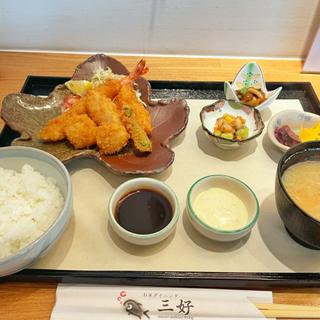 ミックスフライ定食(お魚ダイニング三好)