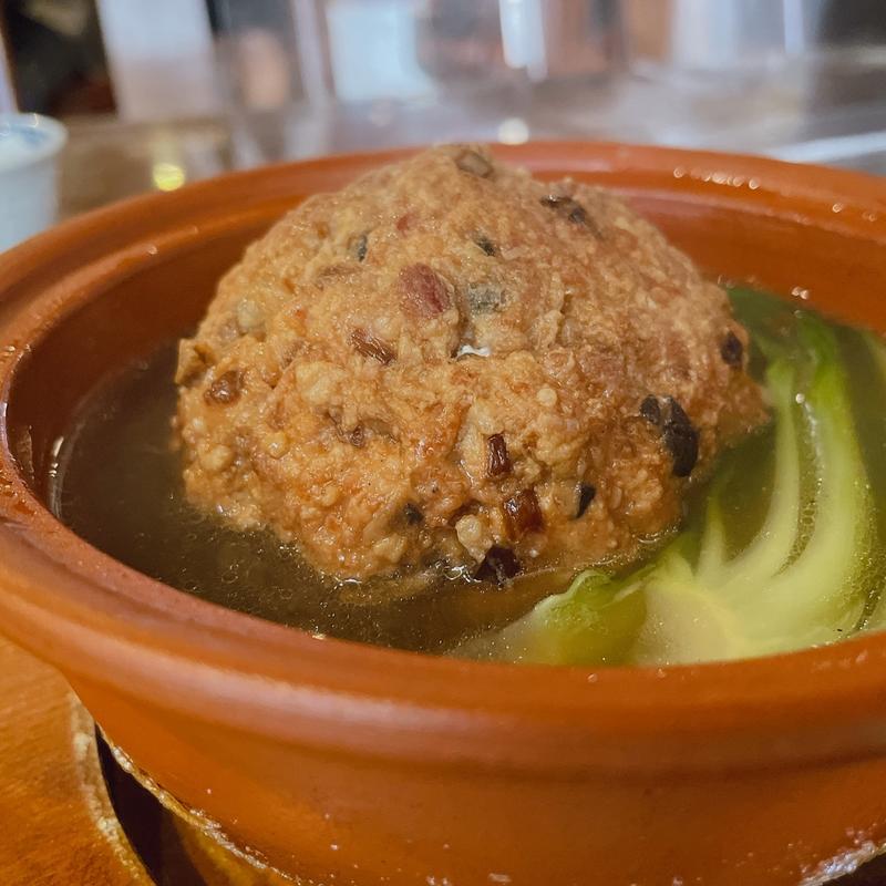 大きな肉団子の澄しスープ蒸し(漢陽楼 （カンヨウロウ）)