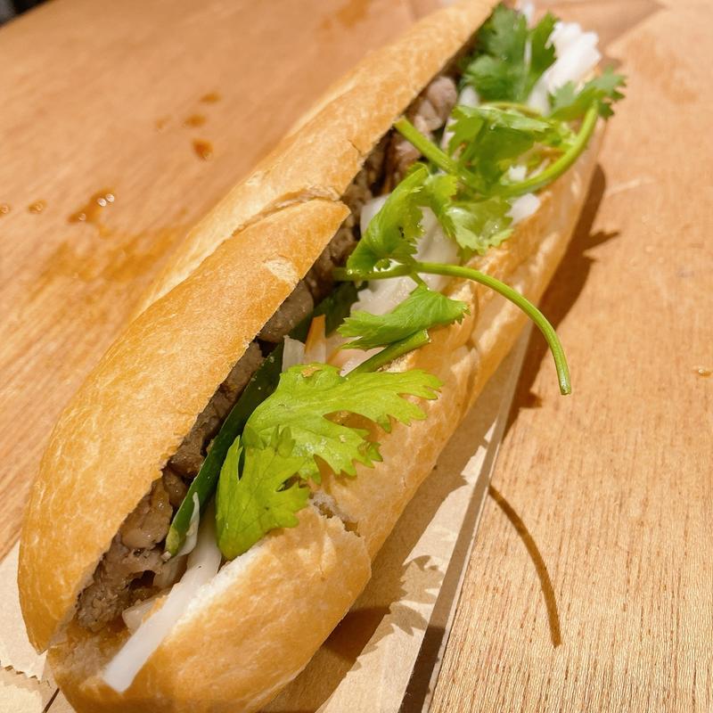 ベトナム風牛焼肉バインミー(117 BANH MI CAFE (いいな！バインミーカフェ))