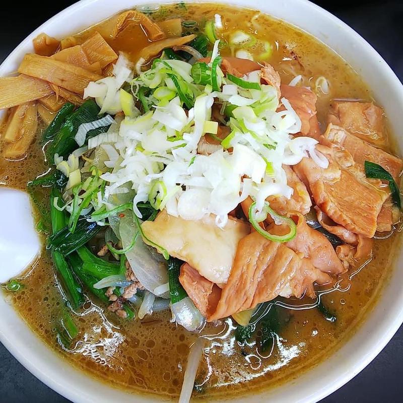 スタミナラーメン(もつ煮込 噂の太郎)