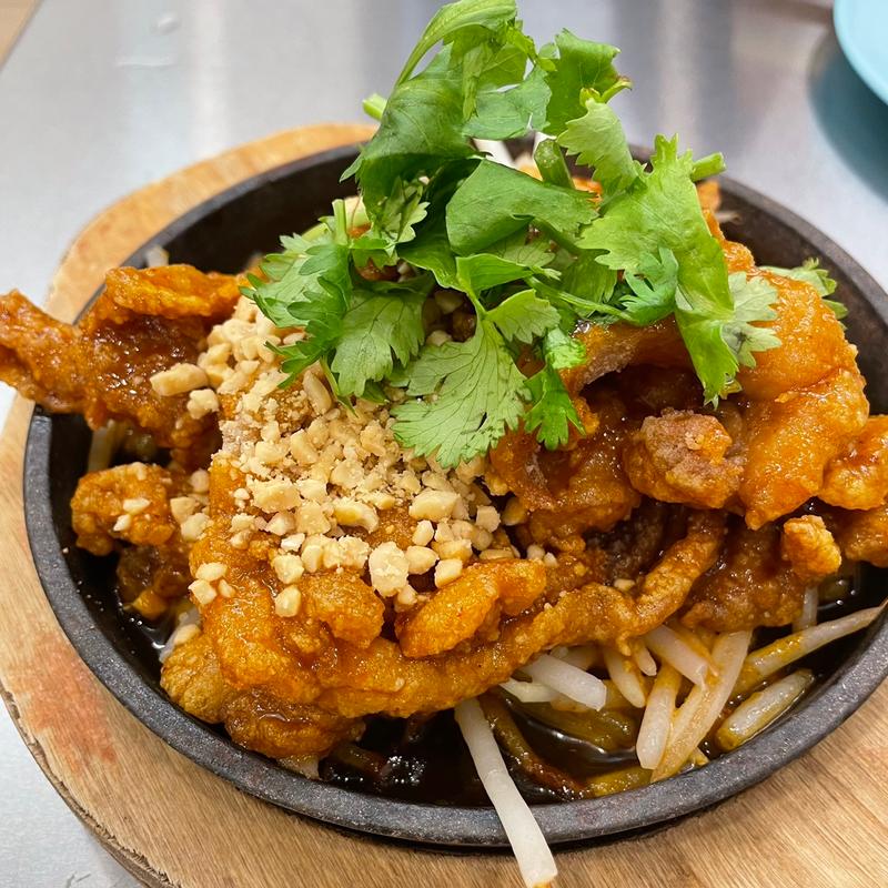 タイ風ヤンニョムチキン(タイ屋台999二子玉ライズS.C店)