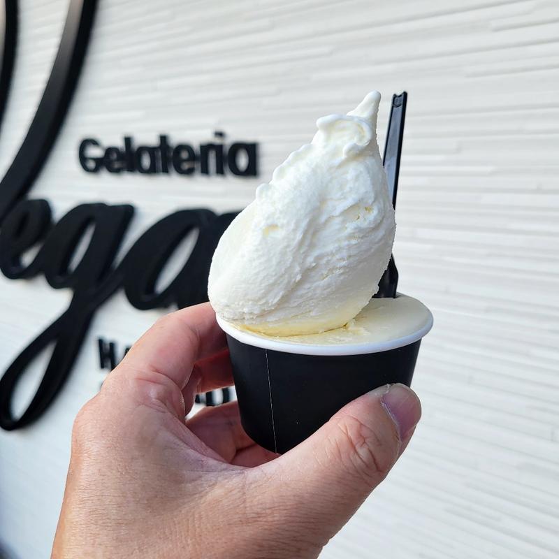 完熟梅ミルク&ミルク2種盛り(ジェラテリア ベガ)