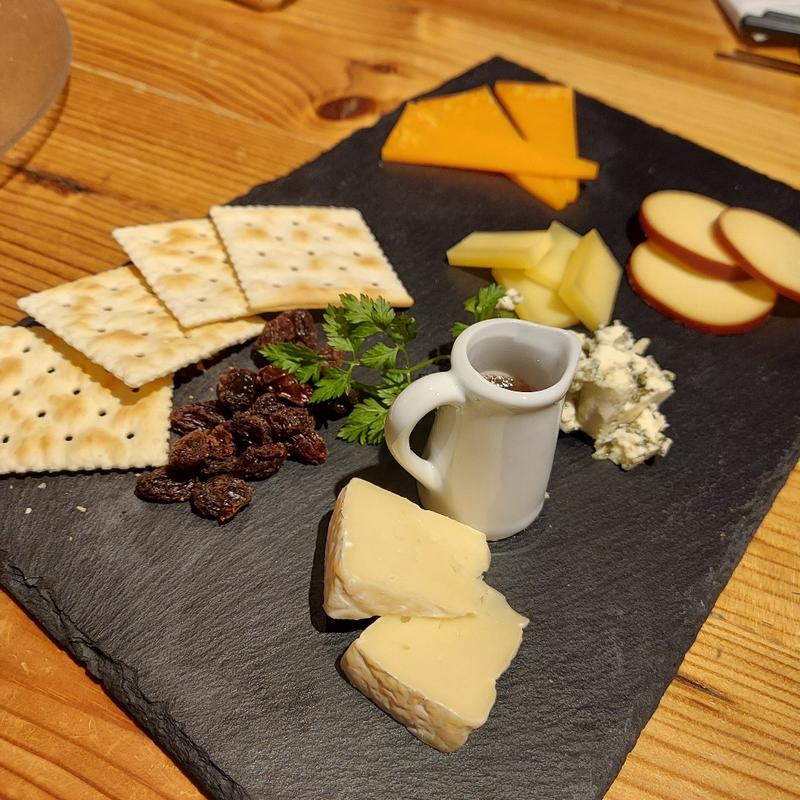 チーズ盛合せ 5種(グリルモトカラ)