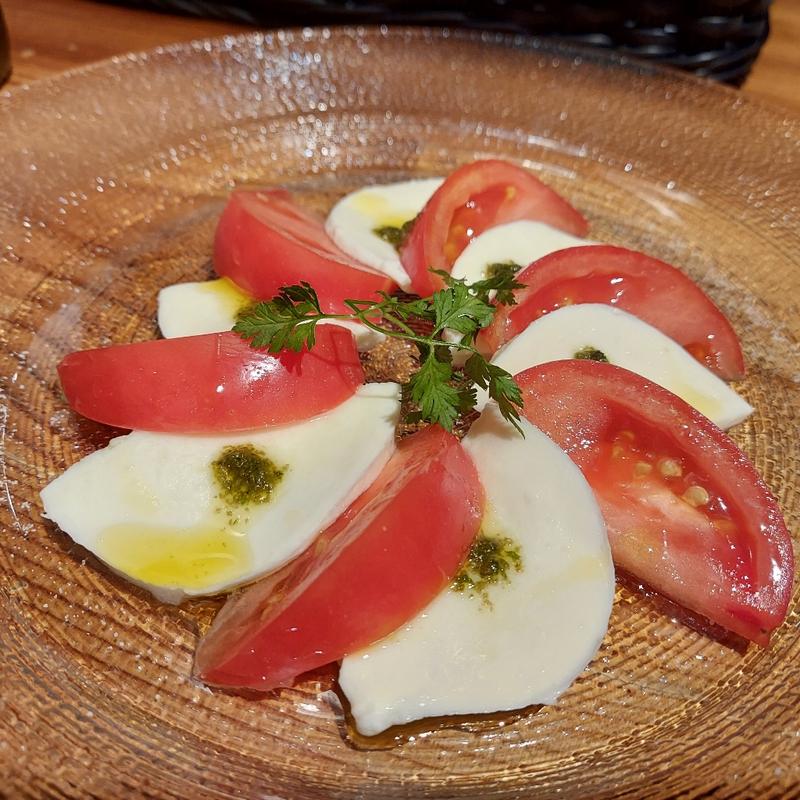 北海道産モッツアレラのカプレーゼ(グリルモトカラ)