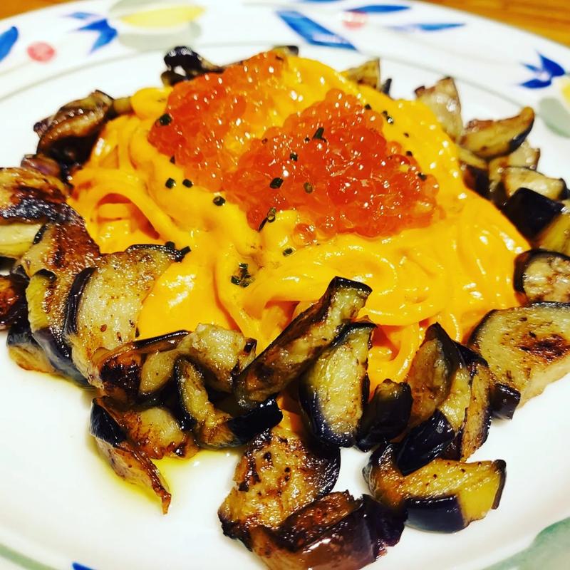 いくらと雲丹のクリームパスタ(グリルモトカラ)