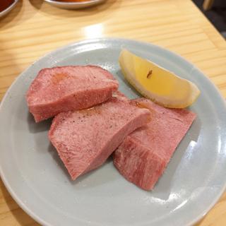 上タン塩(炭火焼肉ホルモン小町 新川店)