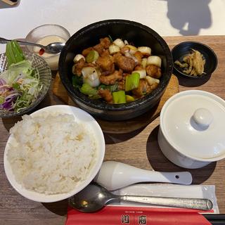 (四川料理刀削麺 川府 神保町店 （せんふう）)