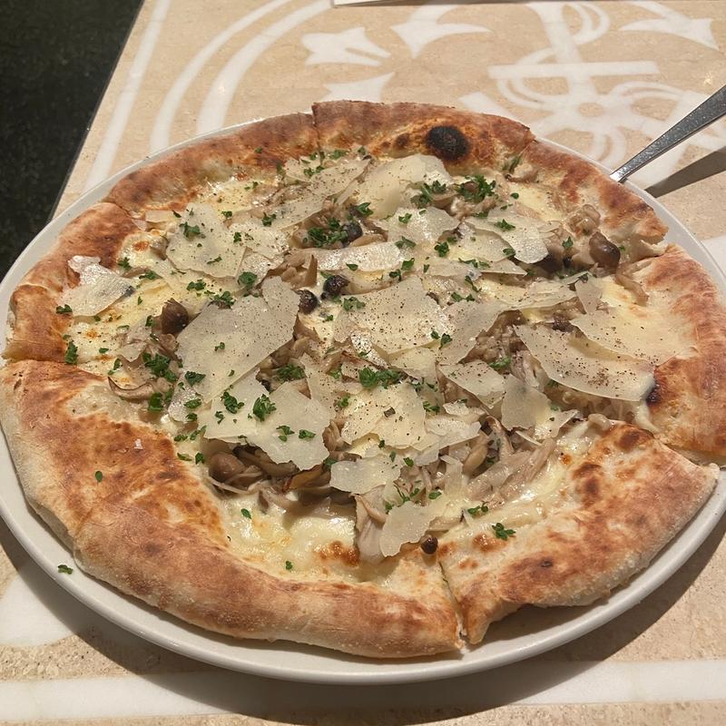 ピッツァ フンギ(オッティモキッチン 巣鴨店)