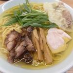 ワンタン麺(笠岡らーめんTAKETONBO)
