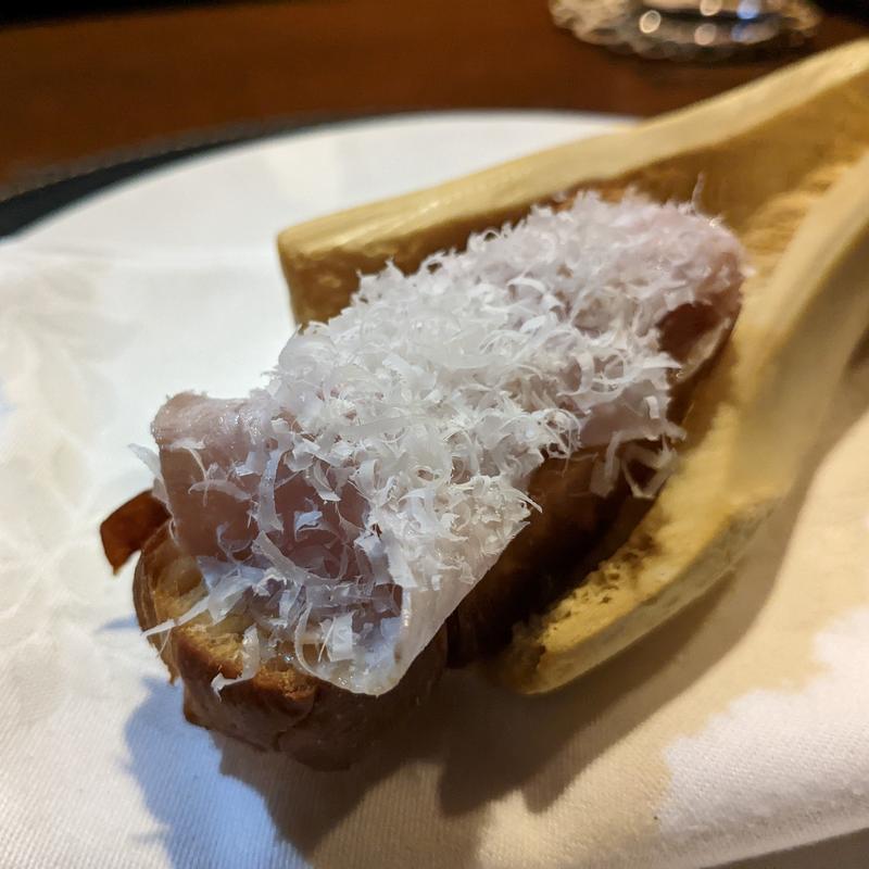 クロワッサン、自家製ベーコン・3年熟成パルメザン(パントス by 3104)