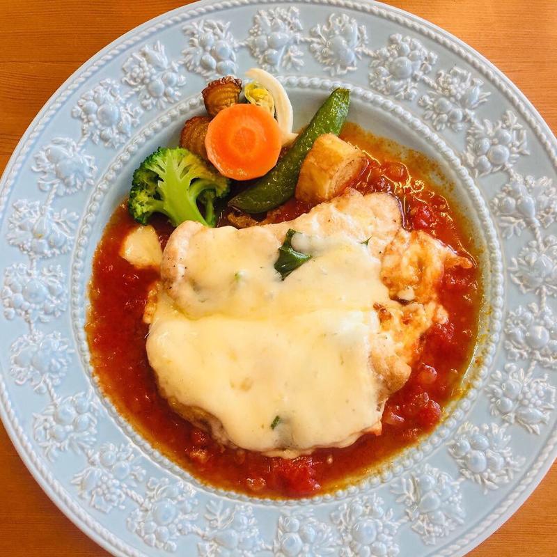 ササミのチーズ焼き w/トマトソース(洋食屋 青空 （ヨウリョクヤ アオゾラ）)