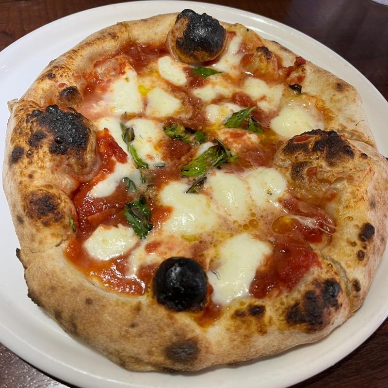 マルゲリータ エクストラ（トマトソース水牛のモッツァレラバジリコ）(スパーダ （PIZZERIA SPADA）)