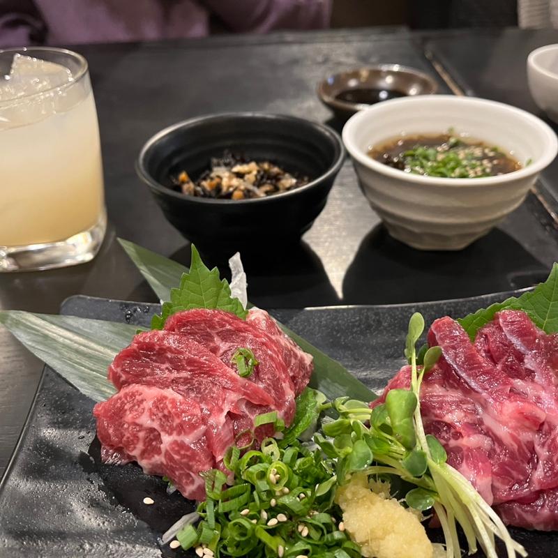 熊本産馬刺し(もつ鍋 笑楽 福岡本店 （しょうらく）)